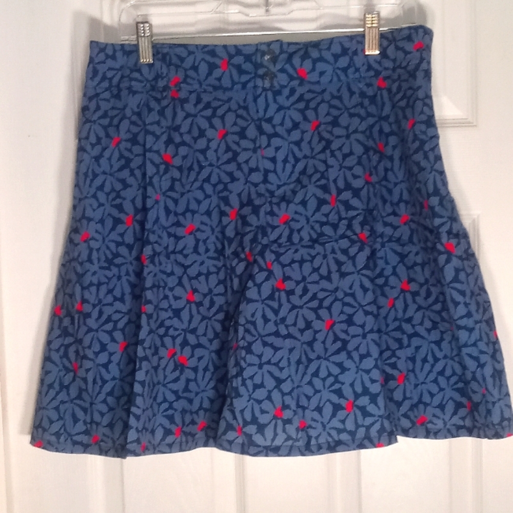 sahalie Blue Floral Print Skort with Red Accents